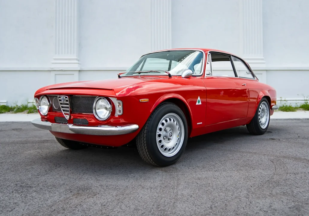 1967 Alfa Romeo Giulia Sprint GT Veloce - Image 2 of 6