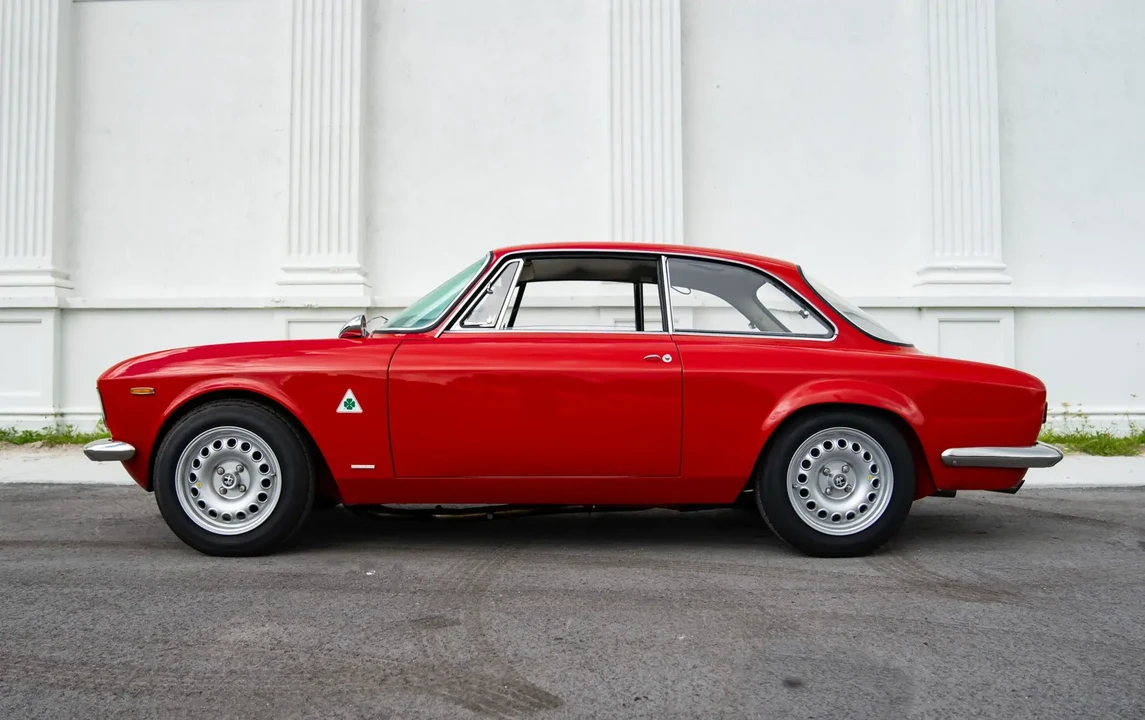 1967 Alfa Romeo Giulia Sprint GT Veloce - Image 3 of 6