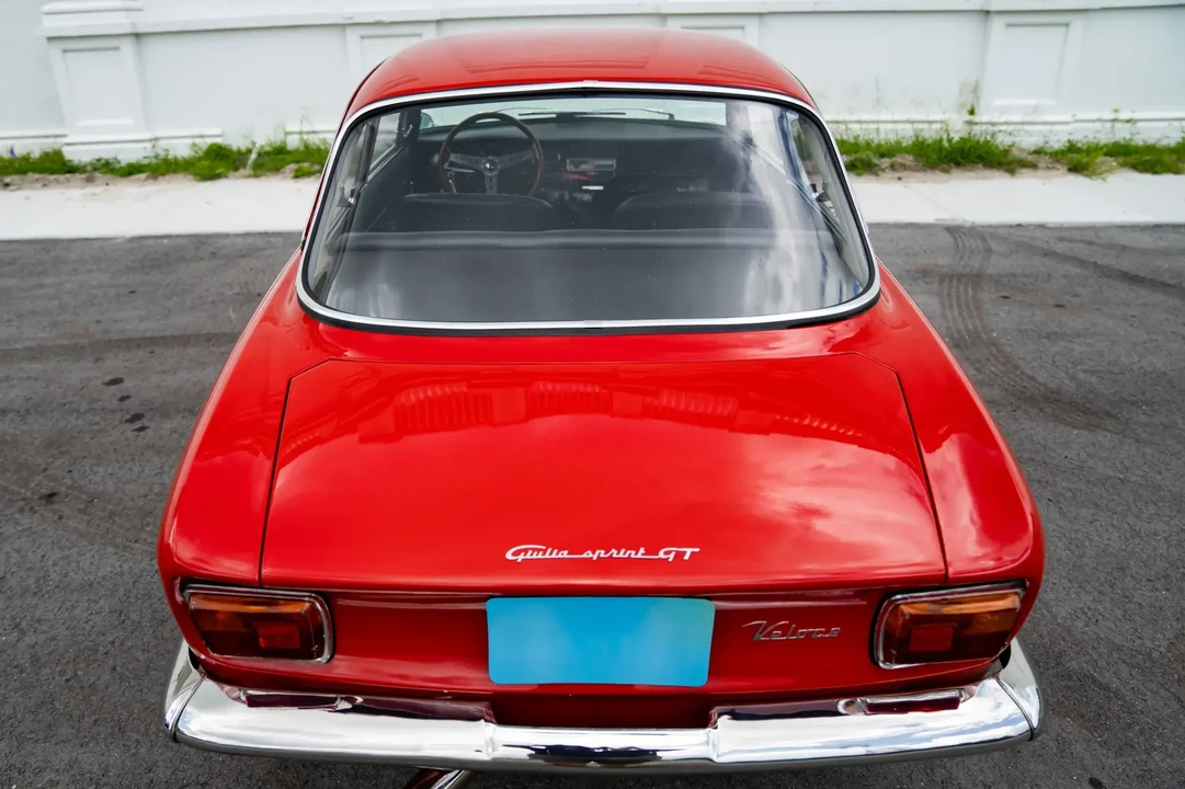 1967 Alfa Romeo Giulia Sprint GT Veloce - Image 6 of 6