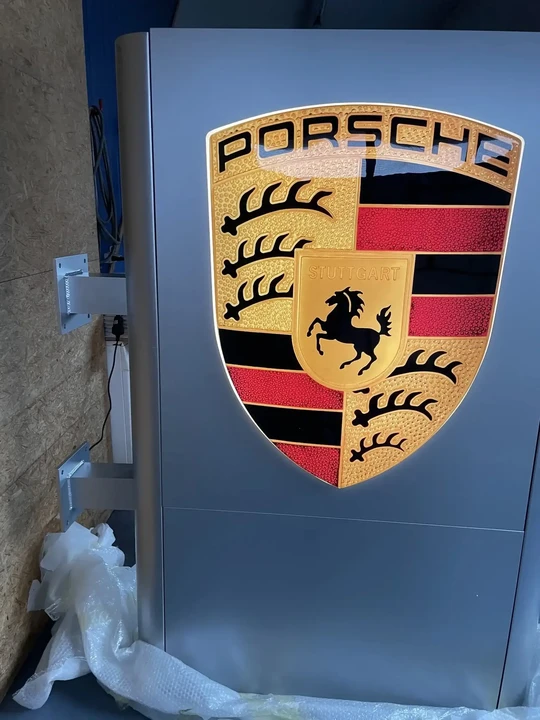 Porsche - Image 4 of 6