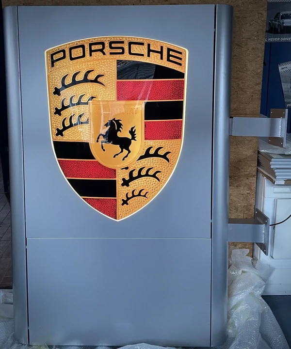 Porsche - Image 2 of 6