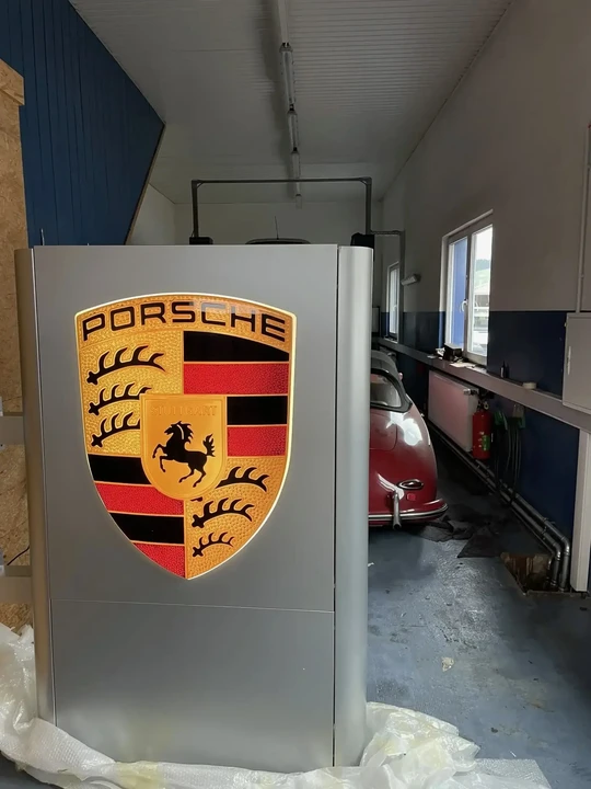 Porsche - Image 3 of 6
