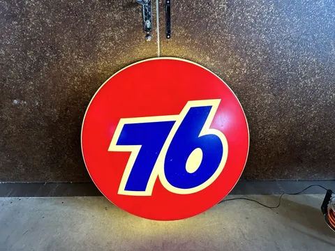 Union 76 Illuminated Sign