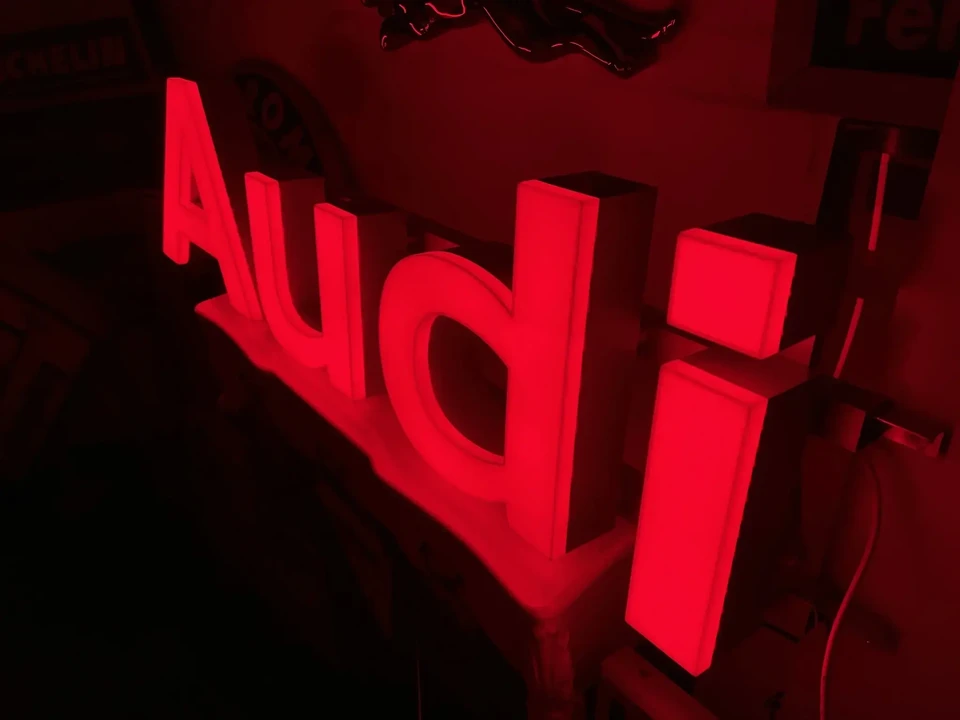 Audi - Image 6 of 25