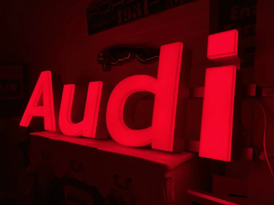 Audi - Image 2 of 25