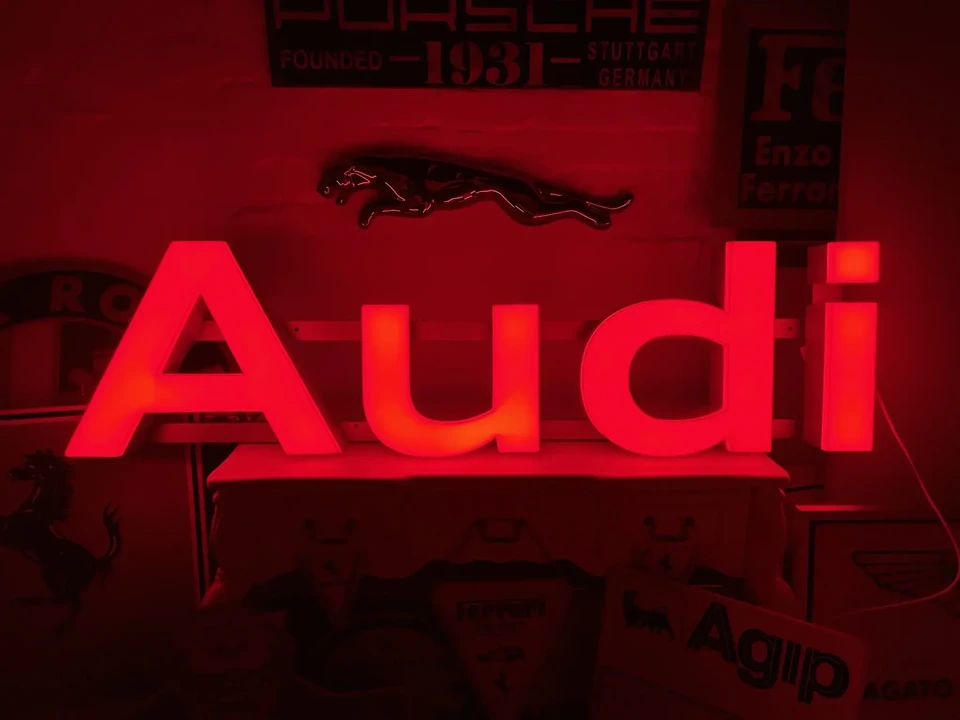 Audi - Image 3 of 25