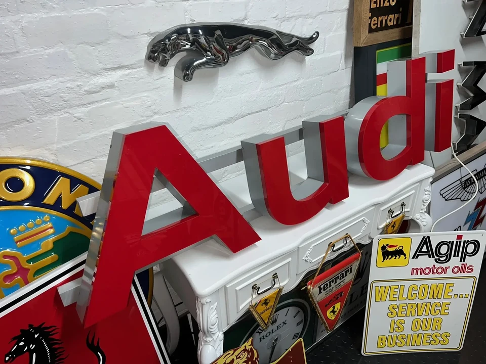 Audi - Image 16 of 25