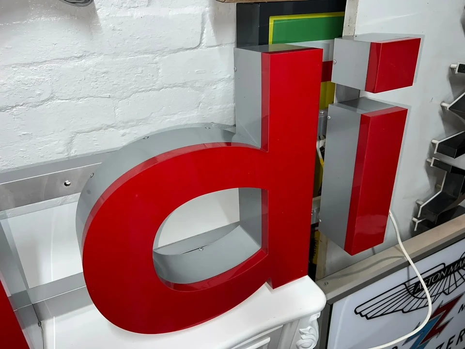 Audi - Image 21 of 25