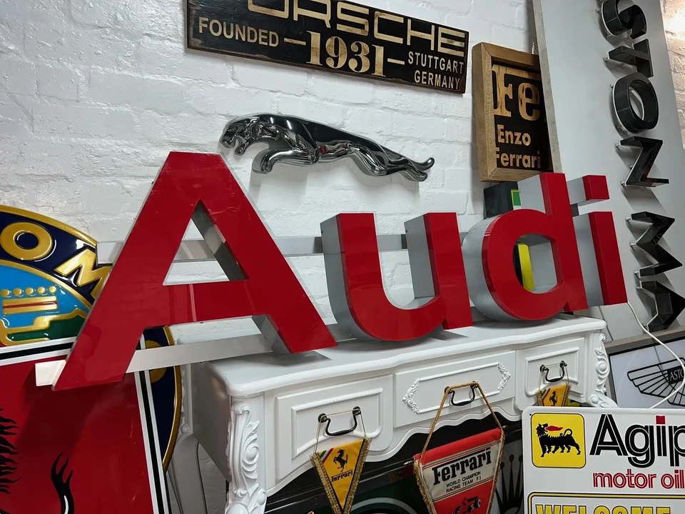 Audi - Image 17 of 25