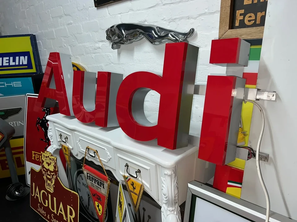 Audi - Image 18 of 25