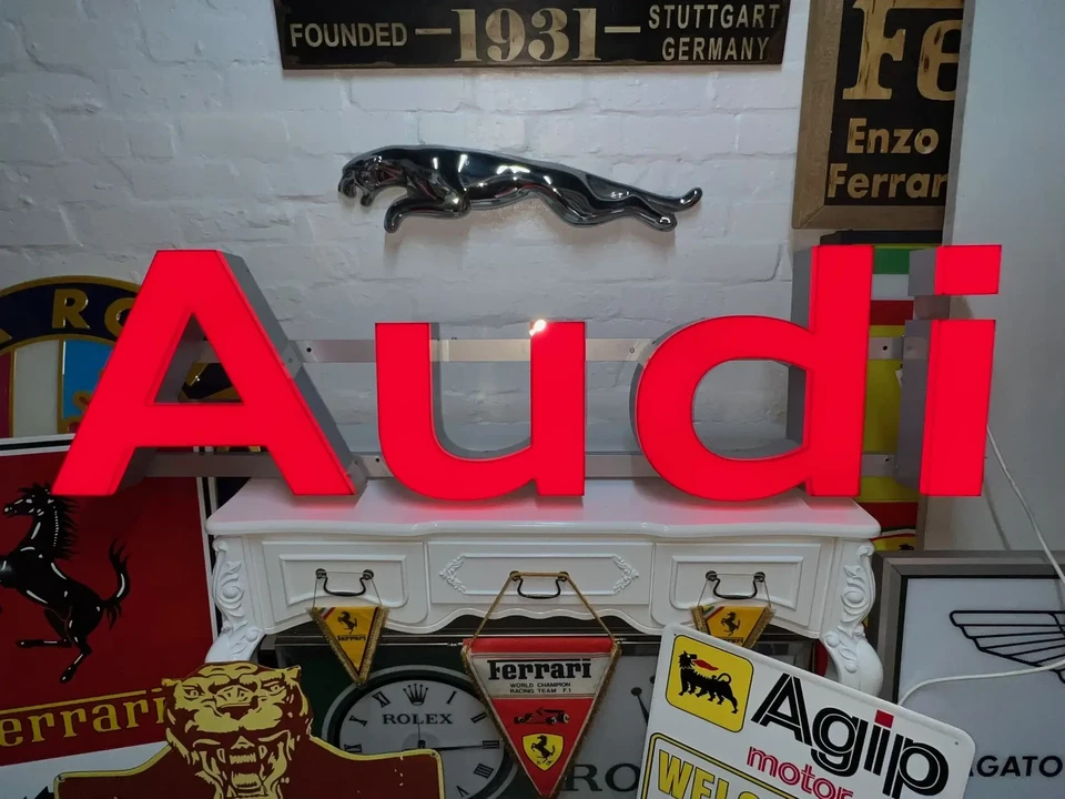 Audi - Image 11 of 25