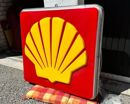 Parts & Memorabilia MP: Large Illuminated Shell Sign