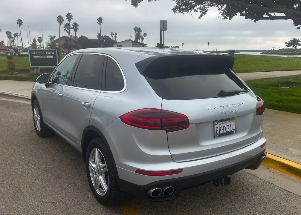 2017 Porsche 958 Cayenne S - Image 5 of 6