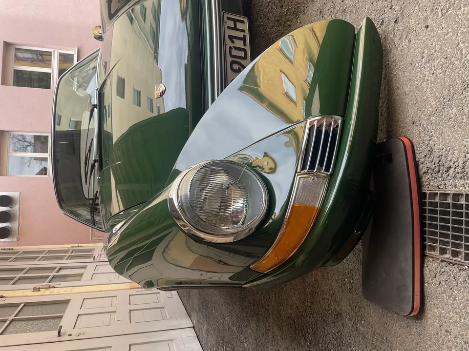 Porsche 911 - Image 24 of 31