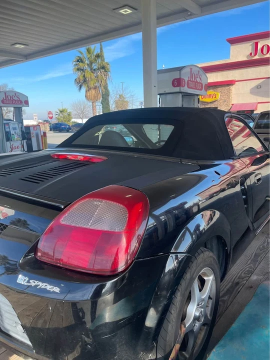 Toyota MR2 Spyder/MR-S - Image 2 of 3