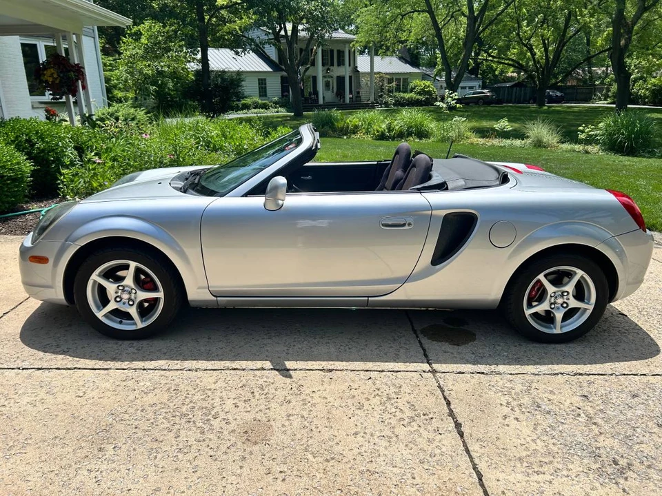 2000 Toyota MR2 Spyder/MR-S - Image 16 of 24
