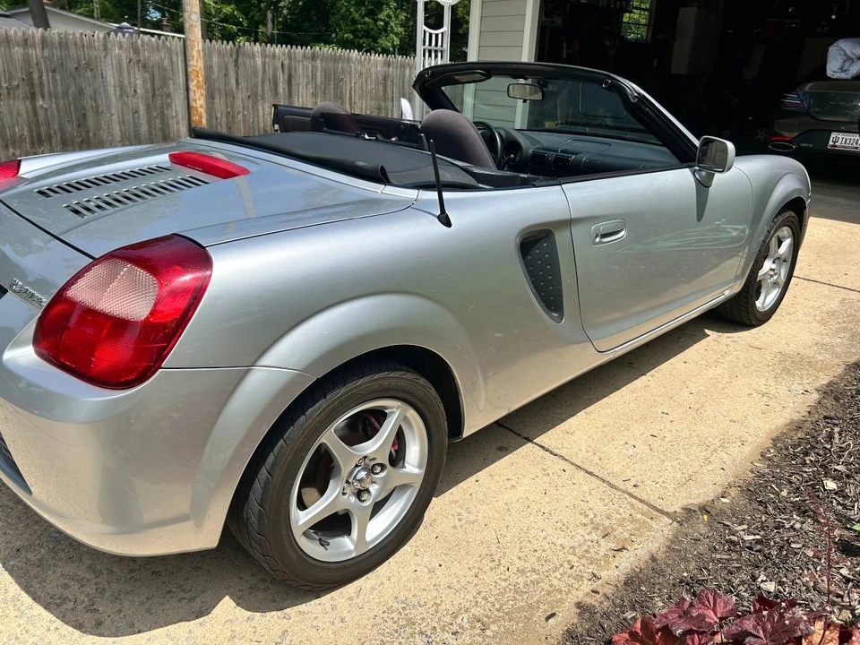 2000 Toyota MR2 Spyder/MR-S - Image 5 of 24