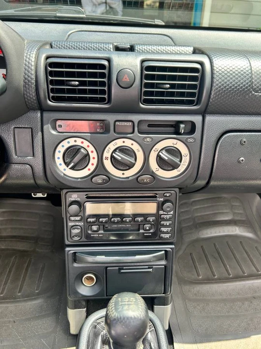 2000 Toyota MR2 Spyder/MR-S - Image 14 of 24