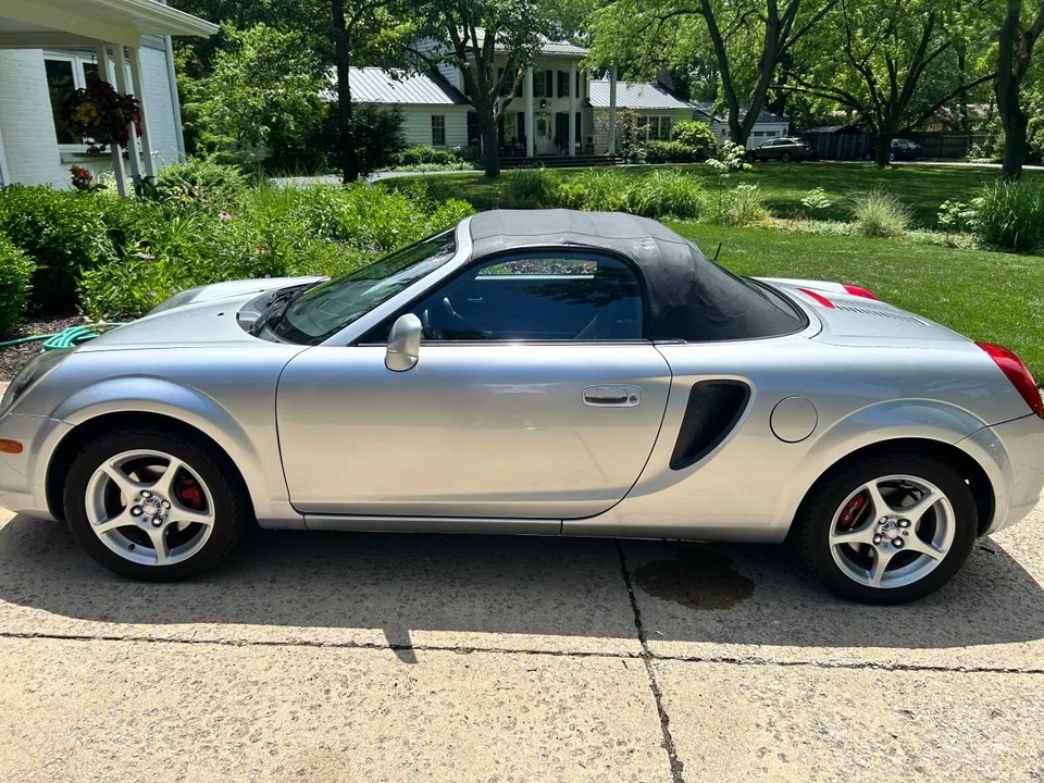 2000 Toyota MR2 Spyder/MR-S - Image 2 of 24