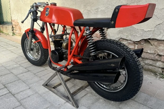 MV Agusta - Image 3 of 7