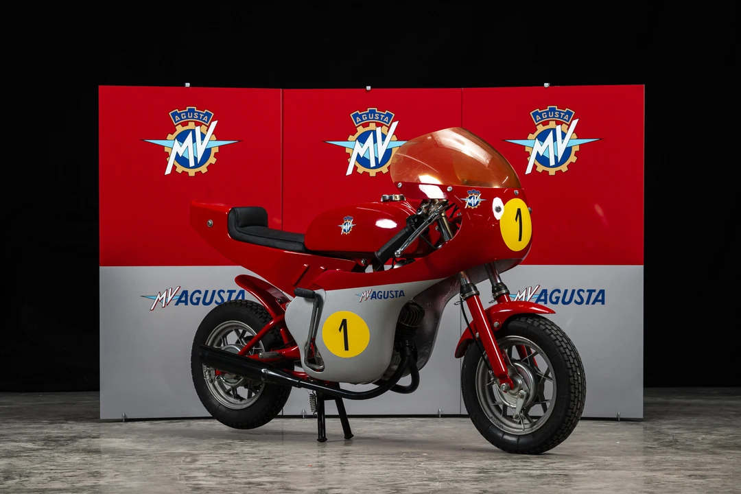 MV Agusta - Image 2 of 31