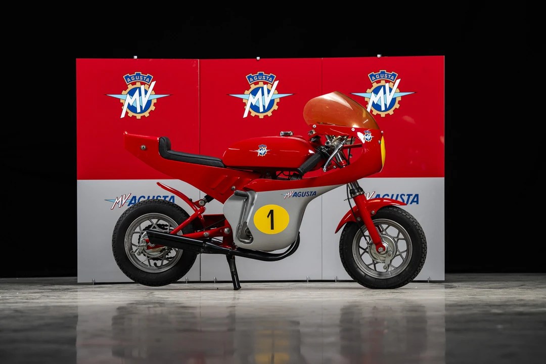 MV Agusta - Image 5 of 31