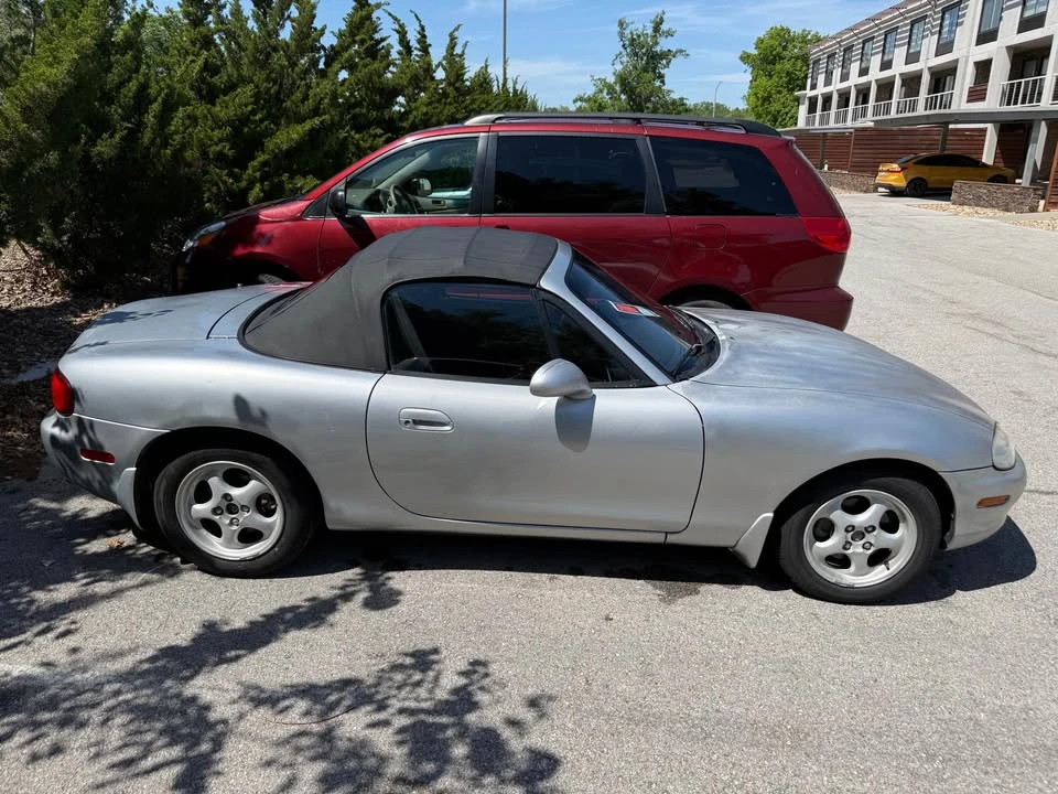 1999 Mazda NB MX-5 Miata - Image 2 of 6
