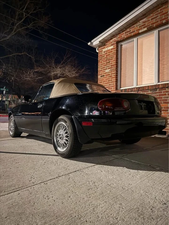 1992 Mazda NA MX-5 Miata - Image 3 of 9