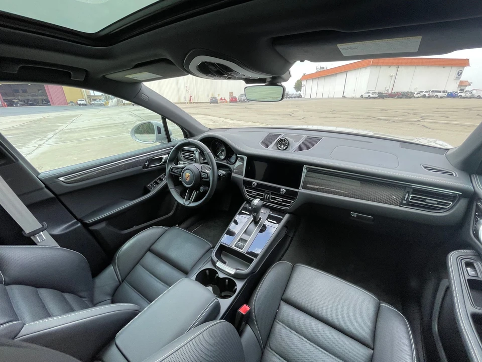 2022 Porsche Macan GTS - Image 5 of 11