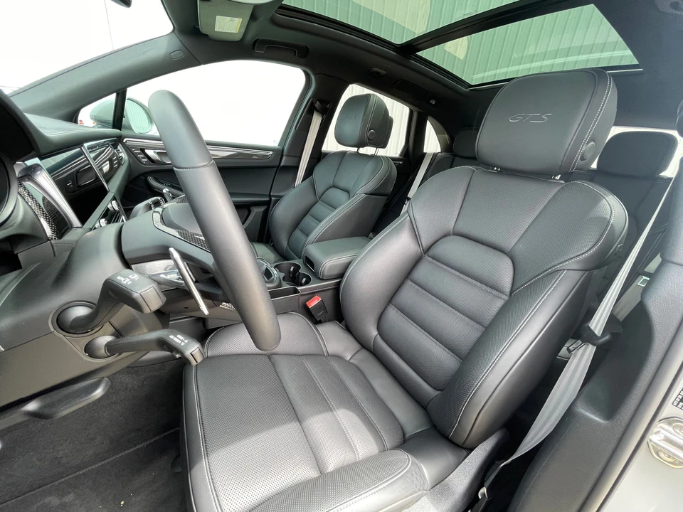 2022 Porsche Macan GTS - Image 9 of 11