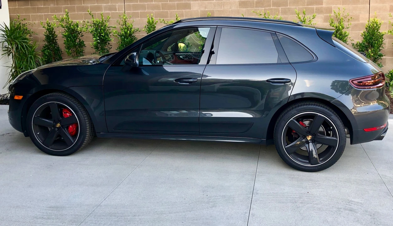 Porsche Macan GTS - Image 3 of 5