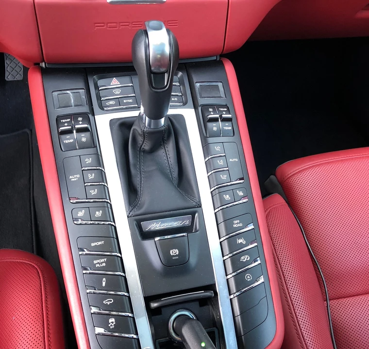 Porsche Macan GTS - Image 5 of 5