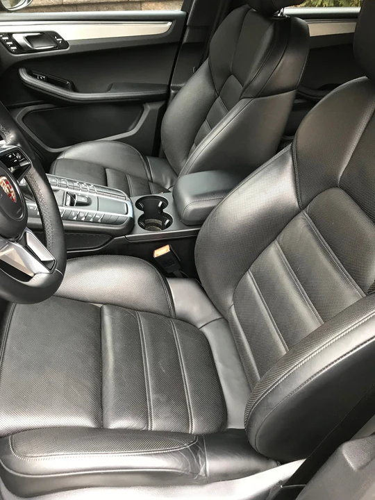 2015 Porsche Macan Turbo - Image 12 of 13