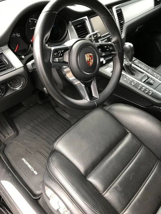 2015 Porsche Macan Turbo - Image 10 of 13