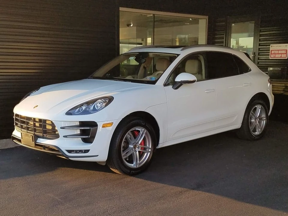 2015 Porsche Macan Turbo - Image 2 of 3