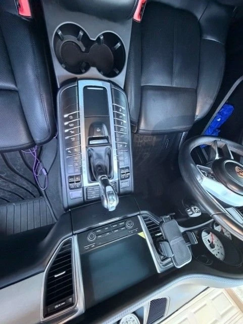 2018 Porsche Macan Turbo - Image 8 of 11