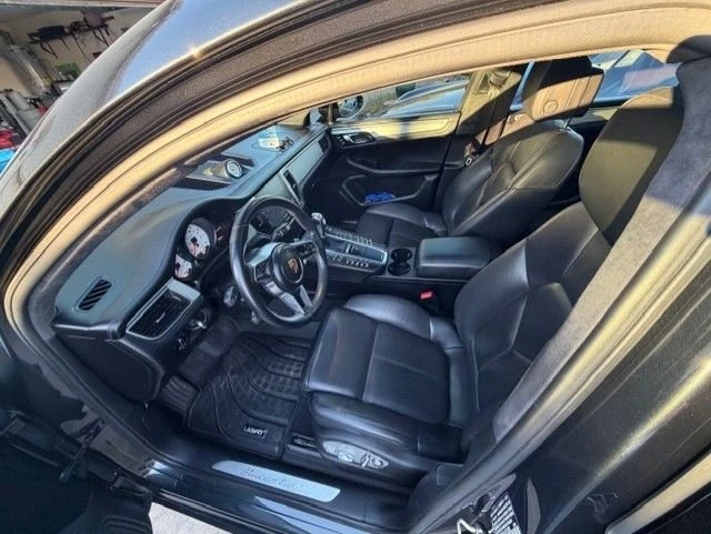 2018 Porsche Macan Turbo - Image 9 of 11