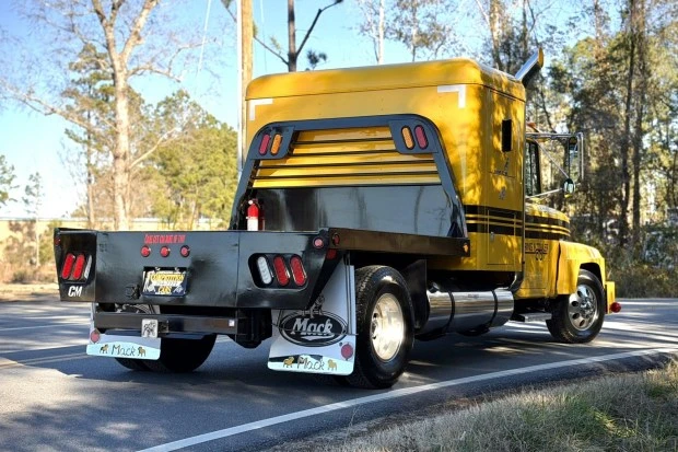 Mack - Image 3 of 10