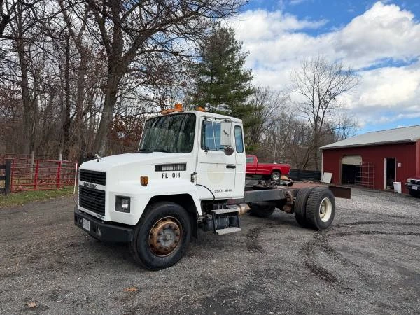 Mack - Image 3 of 14