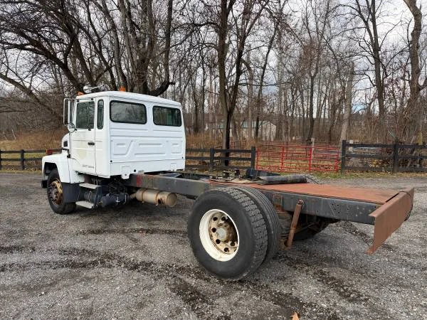 Mack - Image 6 of 14