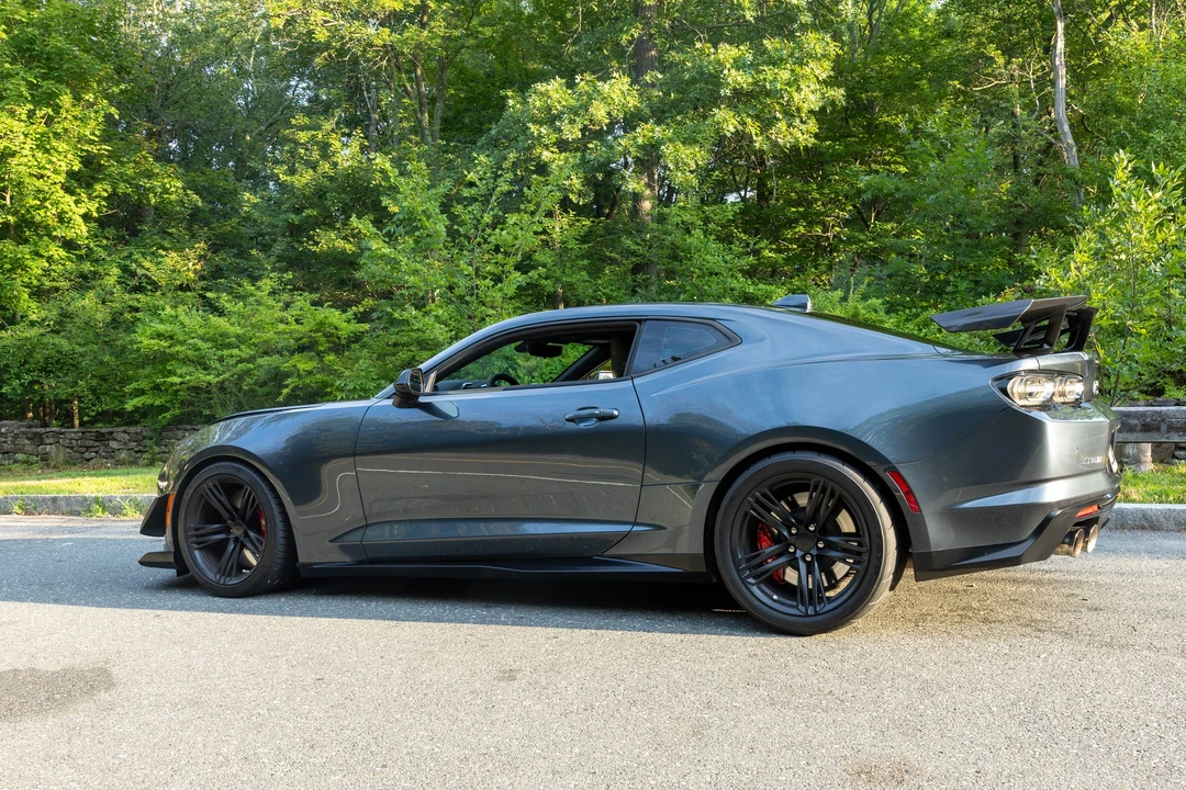 2022 Chevrolet Camaro ZL1 6th Gen - Image 24 of 31