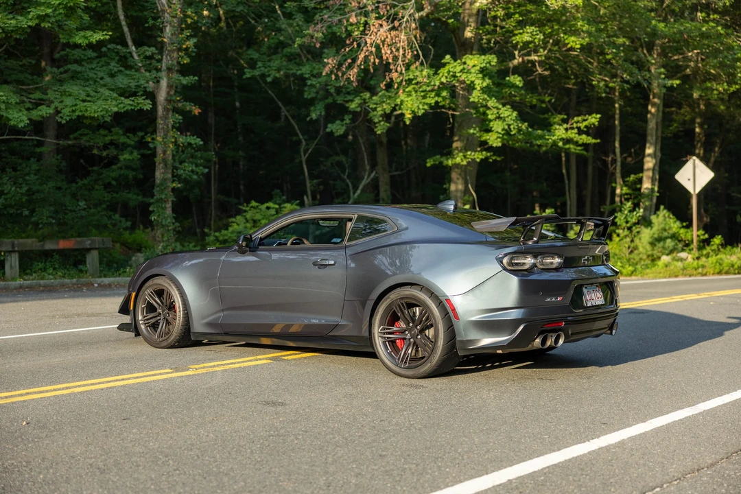 2022 Chevrolet Camaro ZL1 6th Gen - Image 23 of 31