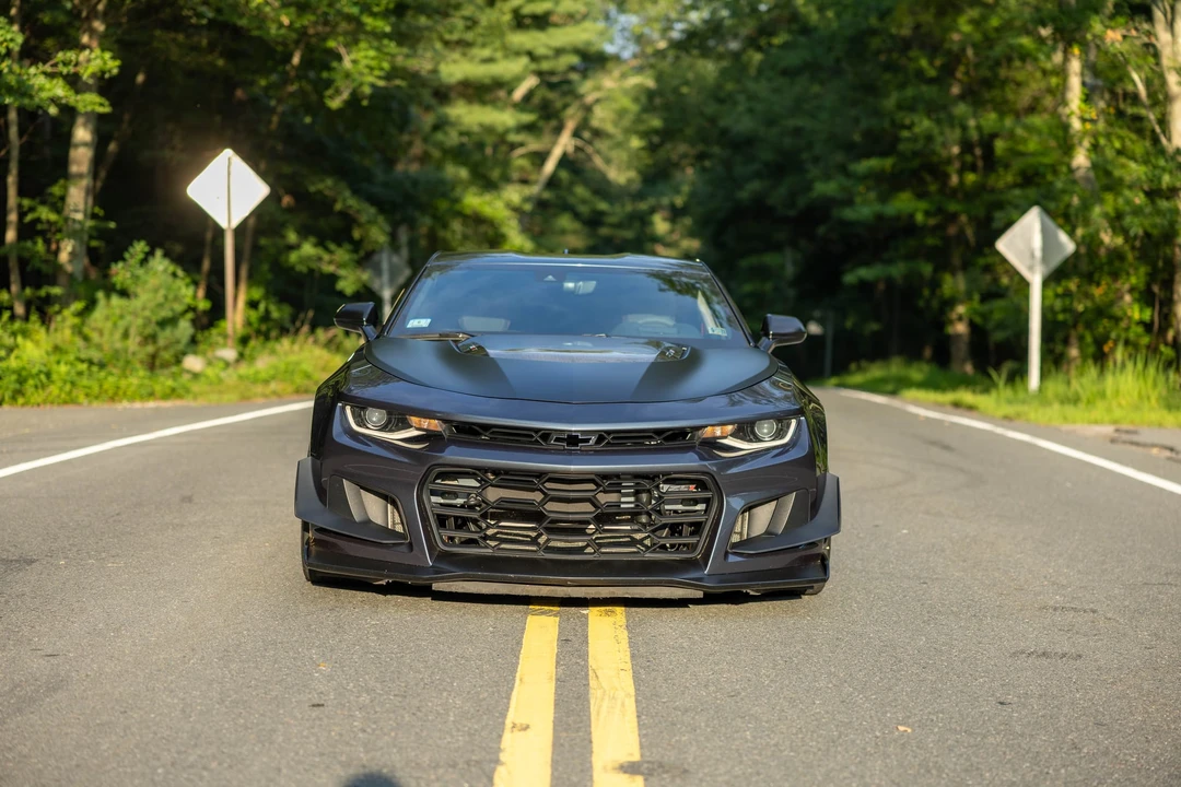 2022 Chevrolet Camaro ZL1 6th Gen - Image 9 of 31