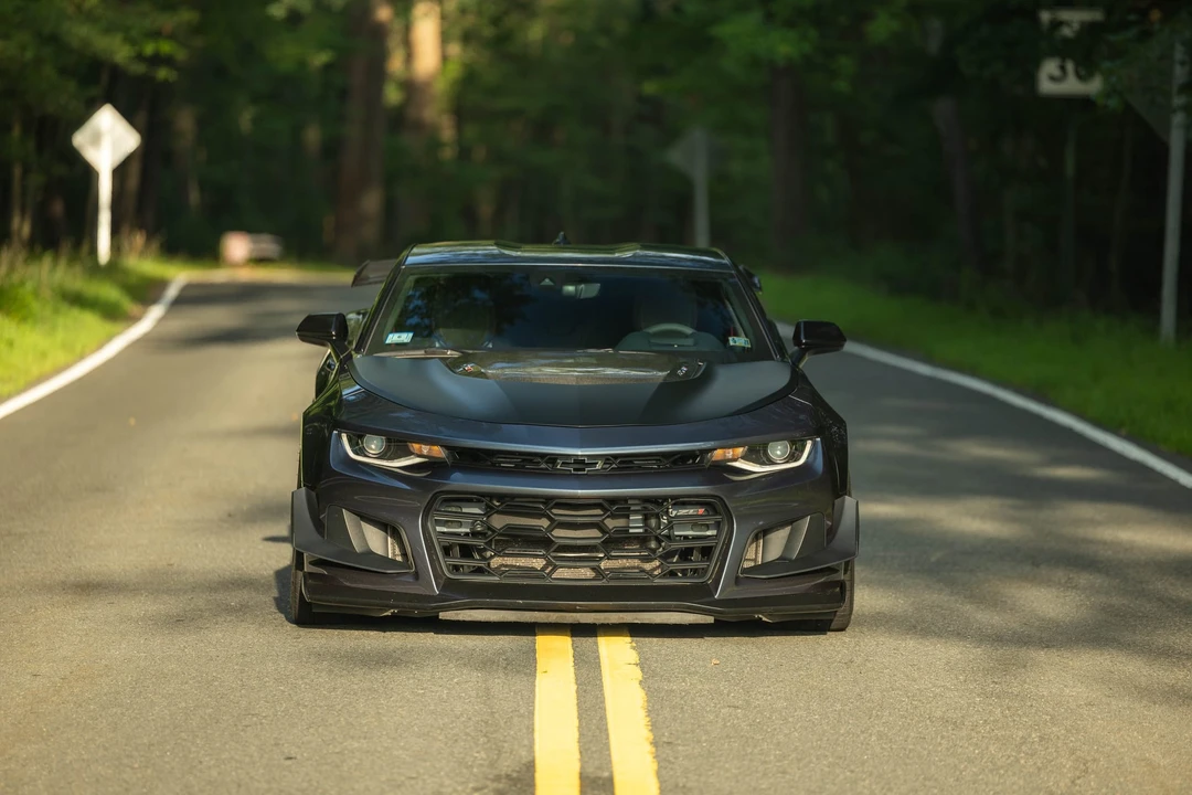 2022 Chevrolet Camaro ZL1 6th Gen - Image 10 of 31