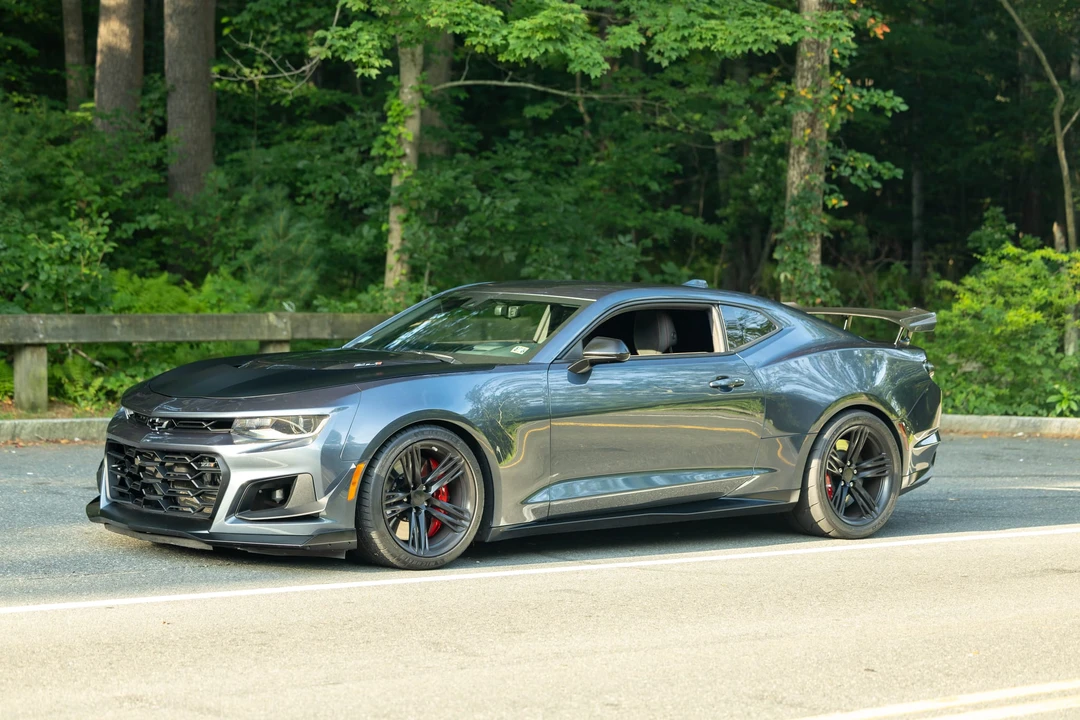 2022 Chevrolet Camaro ZL1 6th Gen - Image 2 of 31