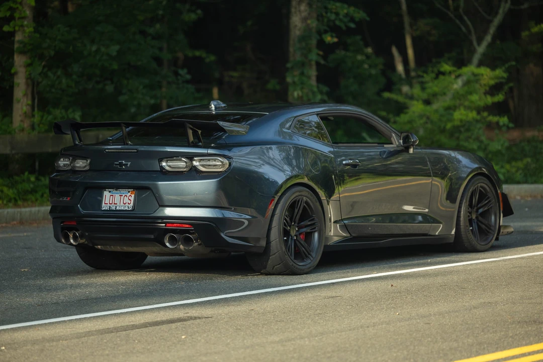 2022 Chevrolet Camaro ZL1 6th Gen - Image 19 of 31