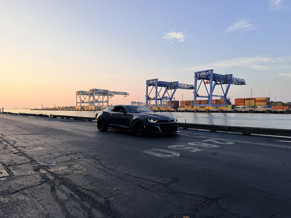 2022 Chevrolet Camaro ZL1 6th Gen - Image 15 of 31