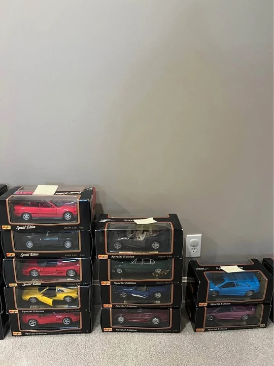 Parts & Memorabilia Scale Models - Image 3 of 7