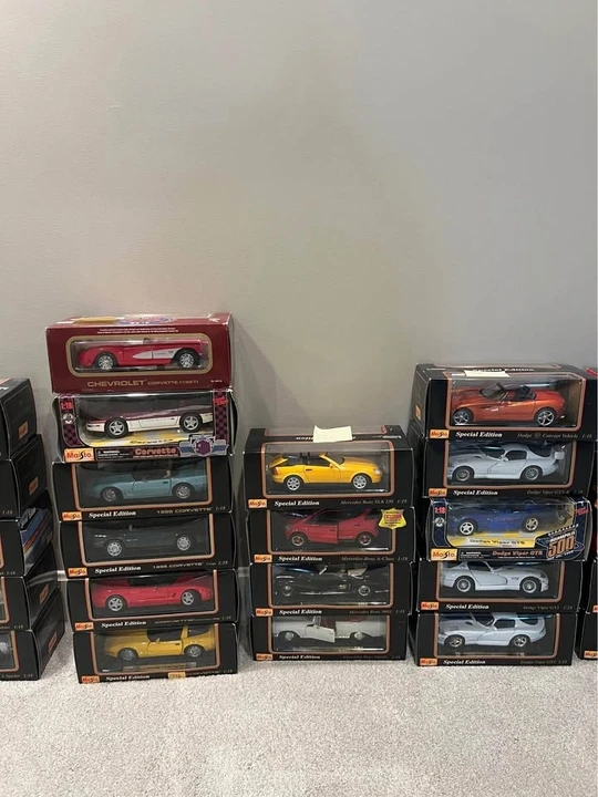 Parts & Memorabilia Scale Models - Image 2 of 7