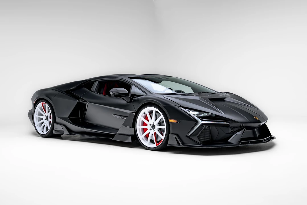 2024 Lamborghini Revuelto - Image 13 of 31